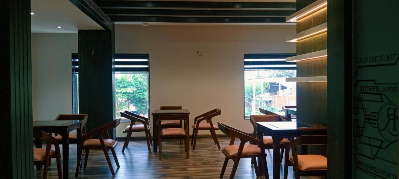 The Royal Class Hotel Gwalior Exterior photo