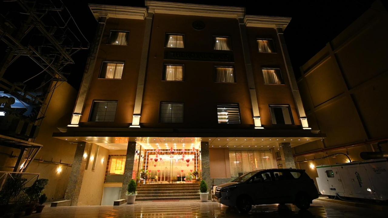 The Royal Class Hotel Gwalior Exterior photo