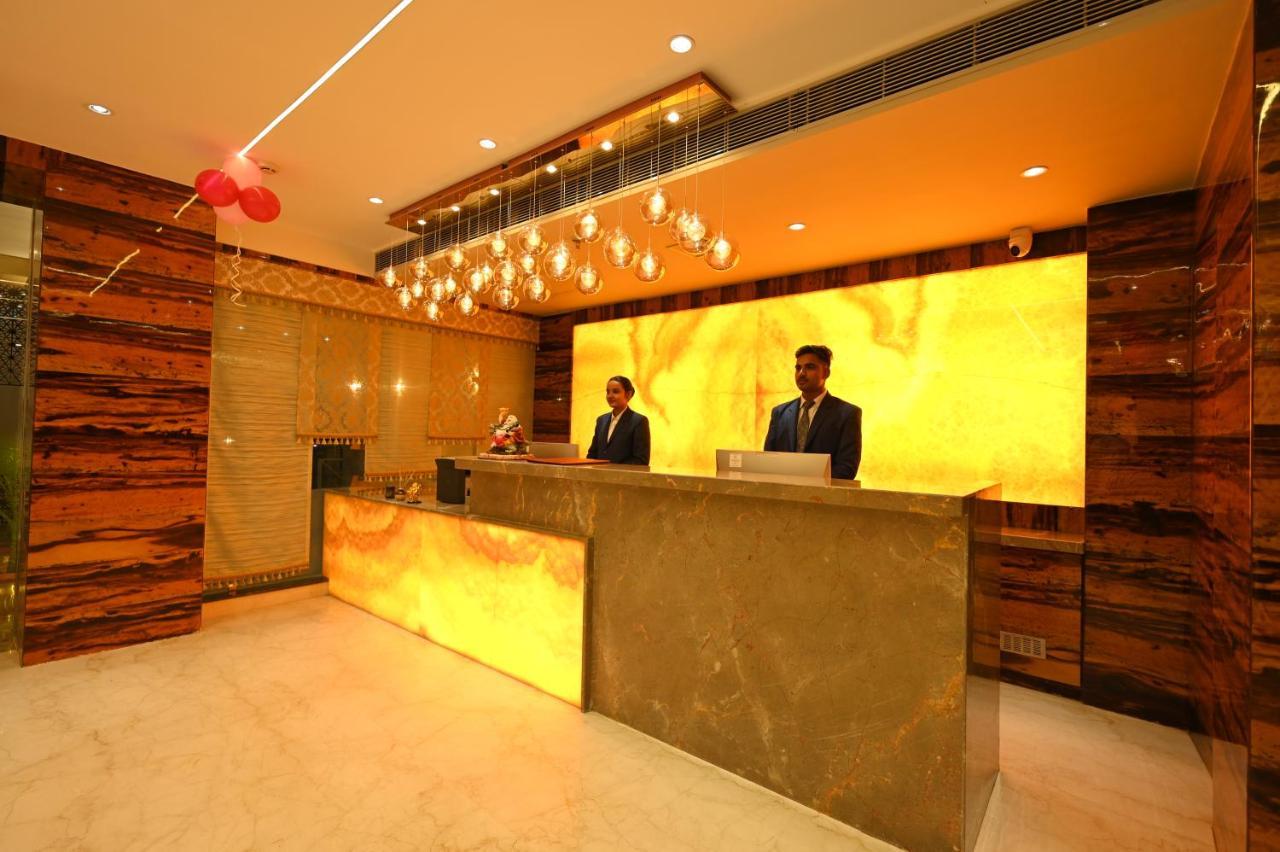 The Royal Class Hotel Gwalior Exterior photo