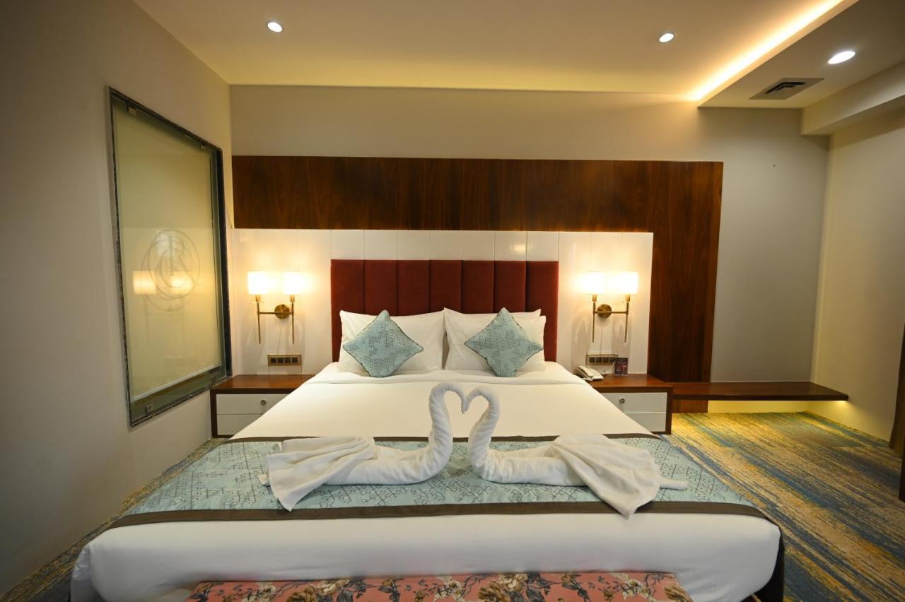 The Royal Class Hotel Gwalior Exterior photo